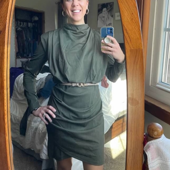 Mock neck long sleeve bodycon dress - Picture 3 of 4